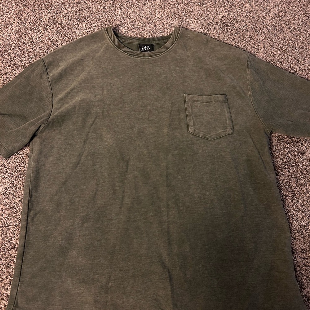 Zara Men's Olive Green T-Shirt